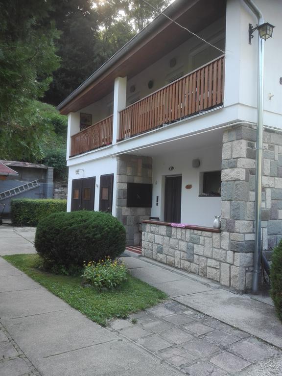 Hotel Pereszlenyi Vendeghaz Visegrád Exterior foto